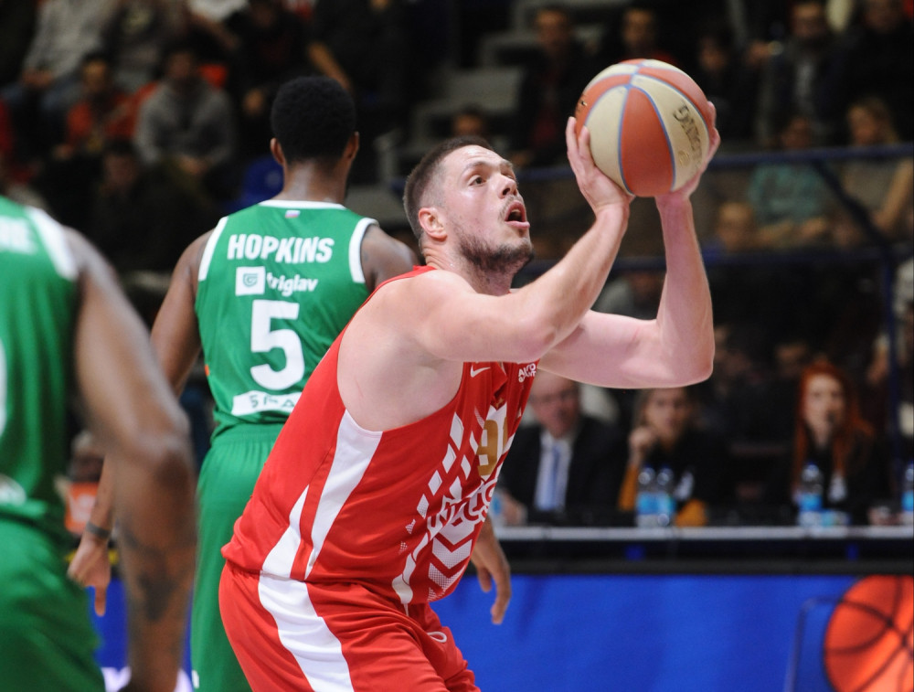 Veliki Vladimir Štimac donirao pet respiratora i hiljadu maski Srbiji! Nije želeo da priča, Vesić ga "odao" (FOTO)