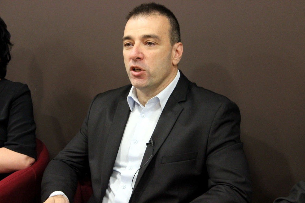 Mora da se pomiri sa ubedljivim porazom, naprednjaci slavili uz trube!