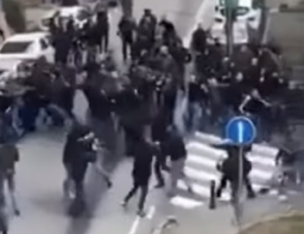 Ruski navijač u hororu beogradskog derbije! Stao na stranu "Grobara" protiv "Delija", prisustvovao fatalnim scenama (VIDEO)