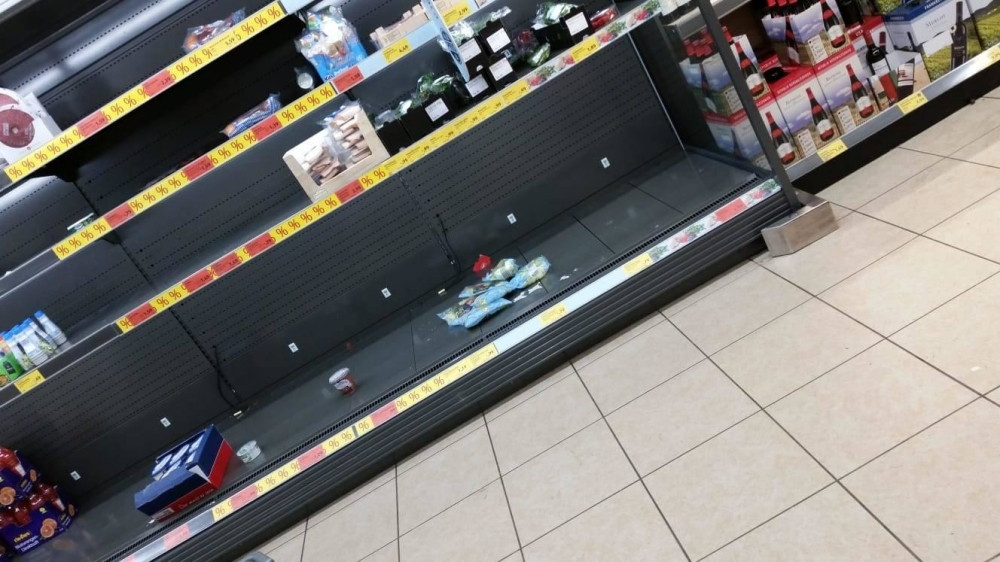 Rafovi prazni, strah se uterao u kosti! U nemačkim gradovima zavladala pustoš! (FOTO)