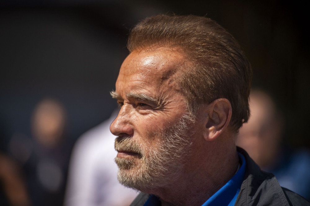 Pogledajte kako izgleda sin Arnolda Švarcenegera, zbog ovog mladića gore društvene mreže! (FOTO)