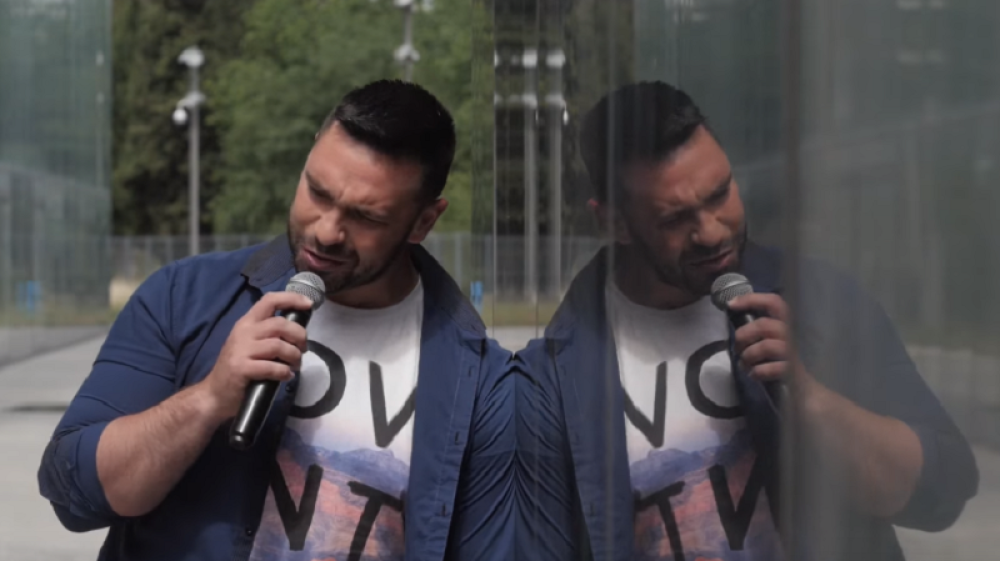 U stravičnoj saobraćajnoj nesreći poginuo pevač Igor Nešić! (FOTO)