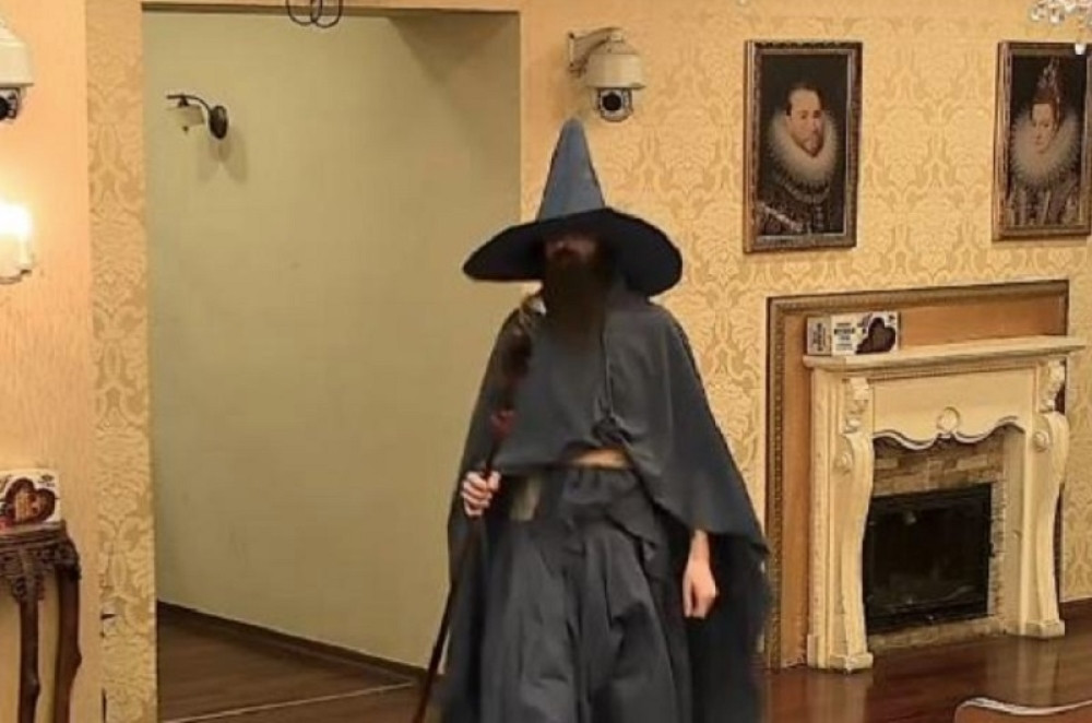 Vanvremenski Merlin prošetao vilom: Parovi šokirani! (FOTO)