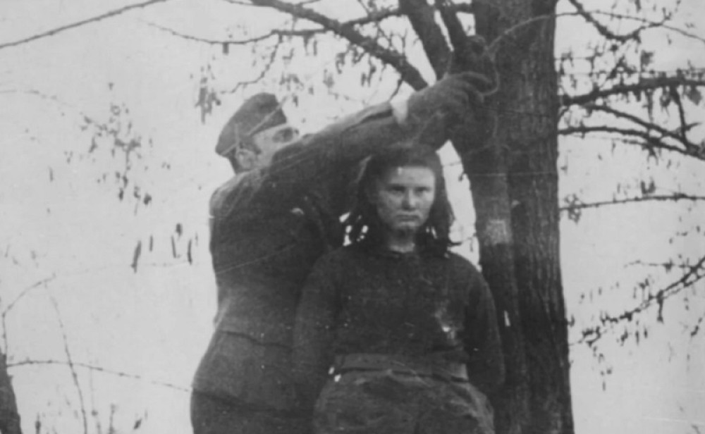 Imala je samo 17 godina kada su je Nemci obesili, ovo su bile poslednje reči Lepe Radić: Bori se narode, neka me ubiju, imaće ko mene da osveti