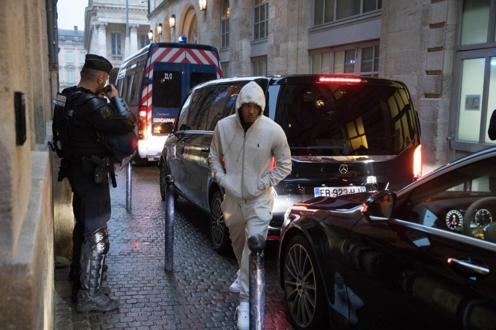 Muž popularne pevačice iza rešetaka! Uhapšen i osuđen zbog silovanja! (FOTO)