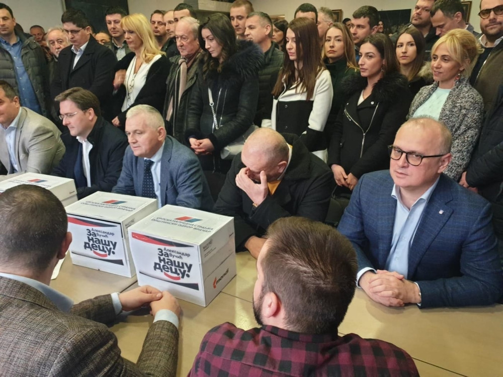 SNS predala listu i na Vračaru, više žena kandidata