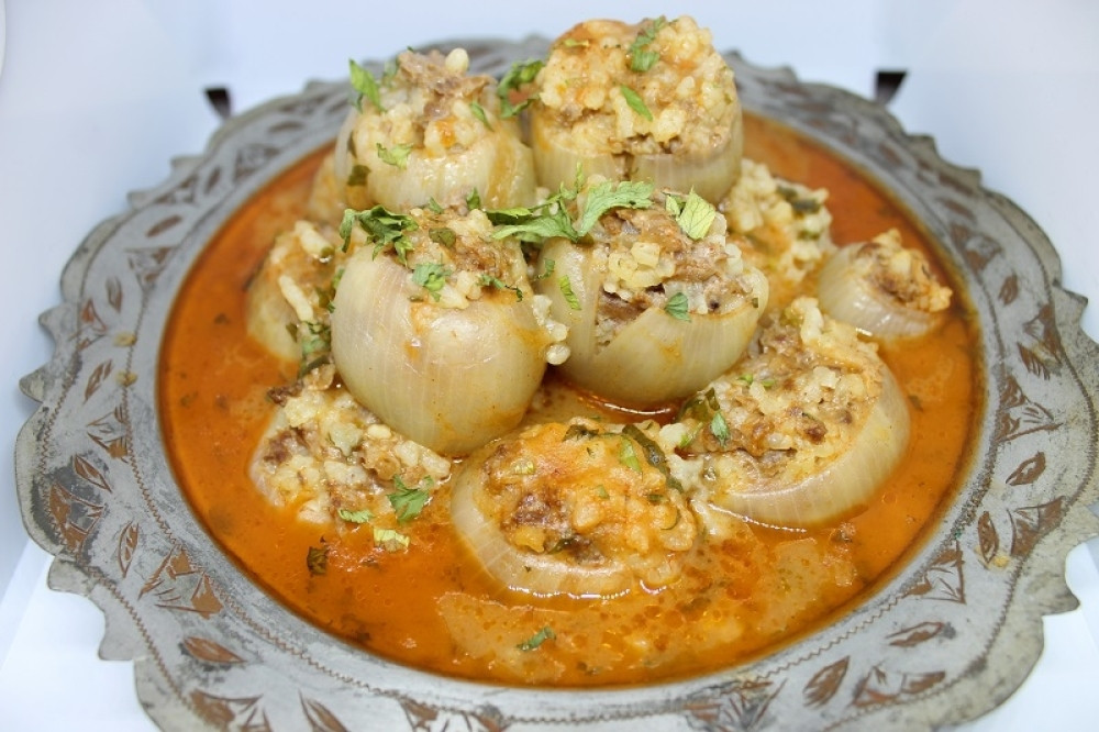 Sogan dolma, istočnjački specijalitet: Punjeni crni luk