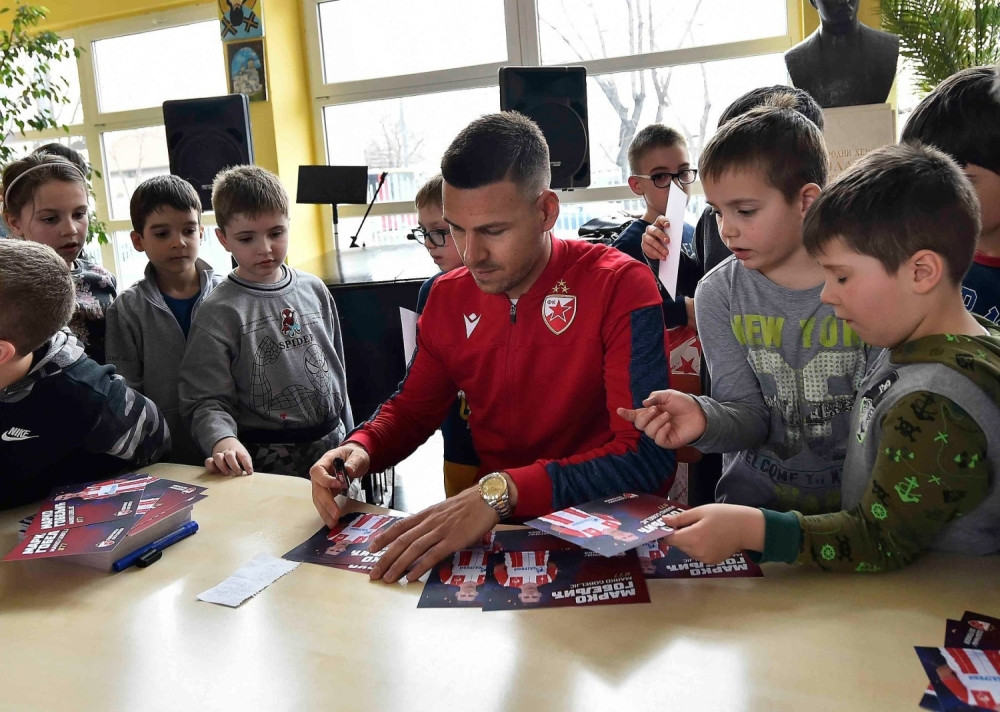 Vulić i Gobeljić ulepšali dan deci (FOTO)