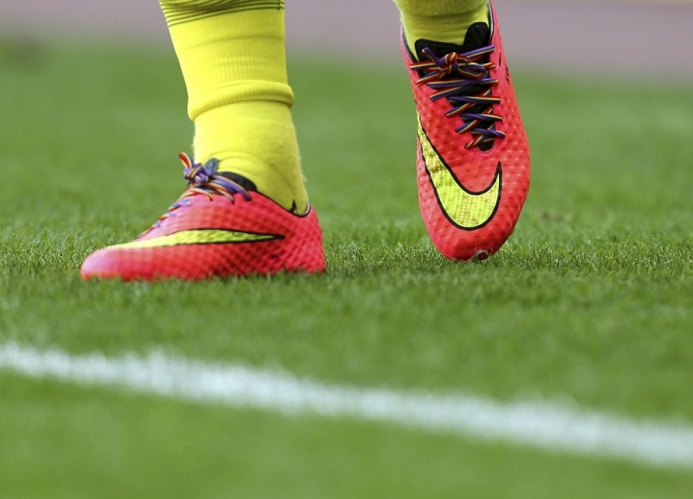 Na više od 30 stepeni, fudbaleri istrčali na teren sa sve maskama i rukavicama