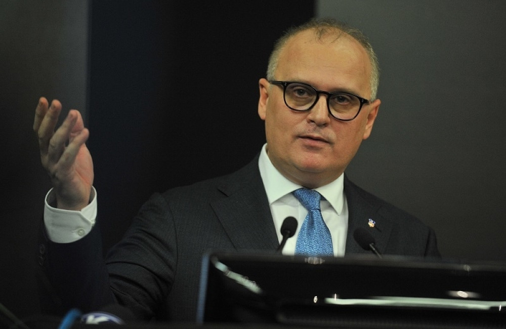 Vesić: Niko neće uskratiti građanima hranu i vodu