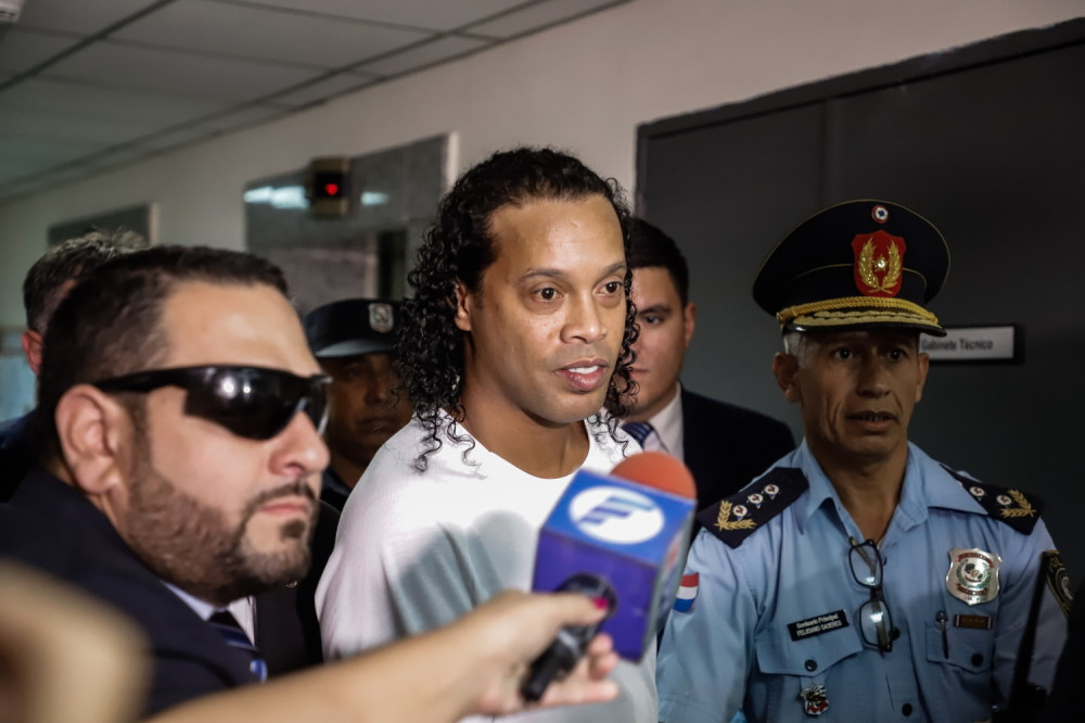 Ronaldinjo nakon izlaska iz zatvora zarađuje milione!