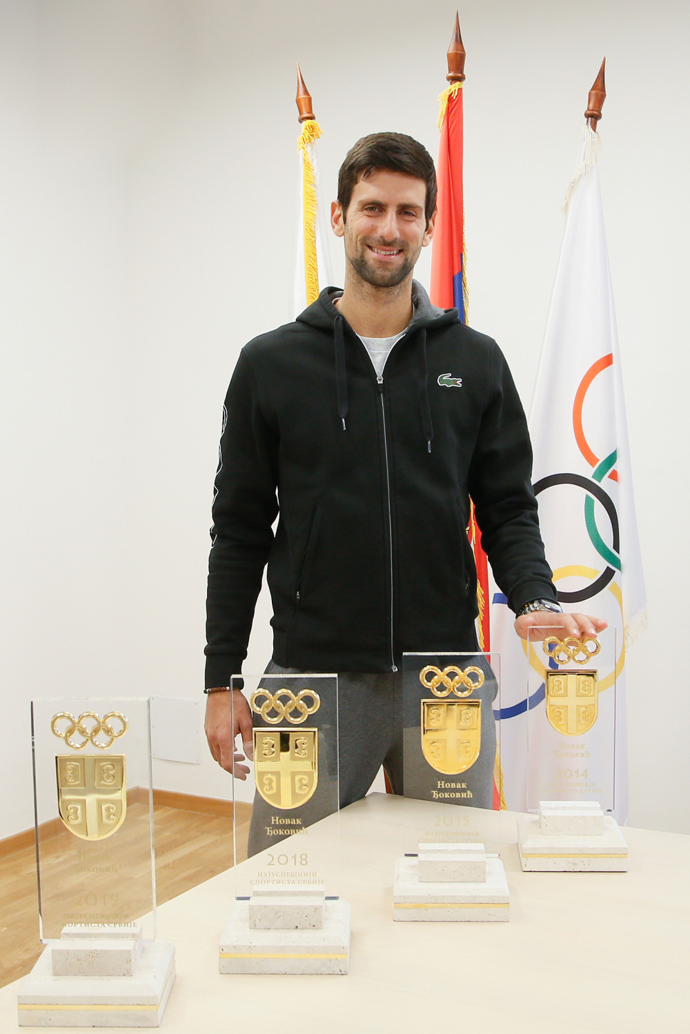 Španci izbacili Novaka i proglasili za najboljeg čoveka koji je opljačkao Srbe (FOTO)