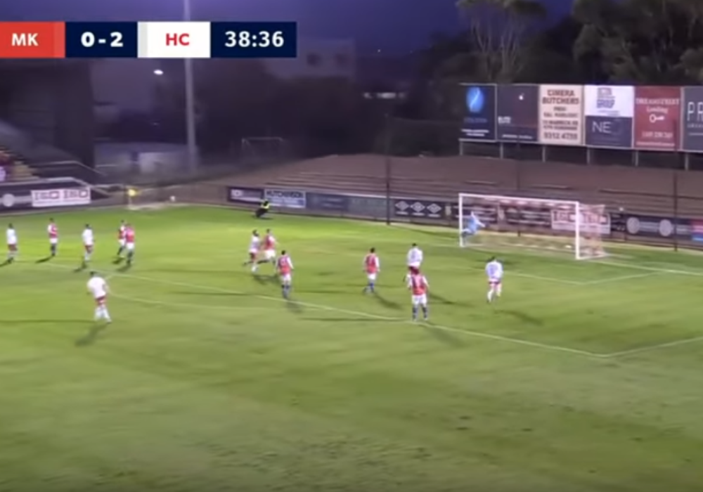 Ne i ovaj gospodin! Opalio je po lopti i postigao - gol godine! Ovo mora da se vidi bar dva puta (VIDEO)