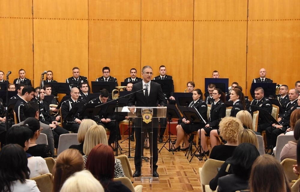 Nebojša Stefanović čestitao ženama 8. mart uz koncert u Palati "Srbija"