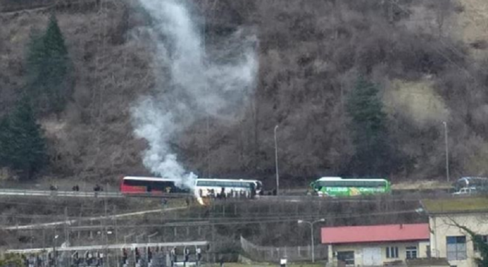 Navijači Borca doživeli saobraćajnu nezgodu - po dolasku policije učili suludi potez (FOTO)