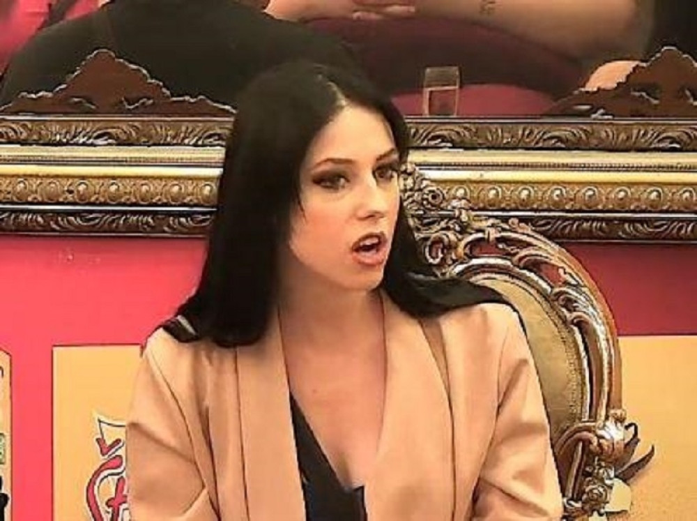 Sara Mališić sela na Zorana Jovanovića: "Tvrd je... Pipni"!