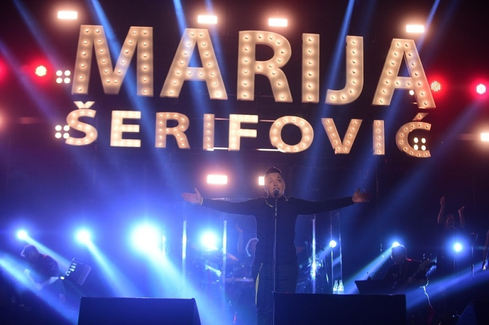 Marija Šerifović poklonila najlepši poklon mami Verici za 8. mart! Direktor "Granda" je bodrio iz prvog reda! (FOTO)