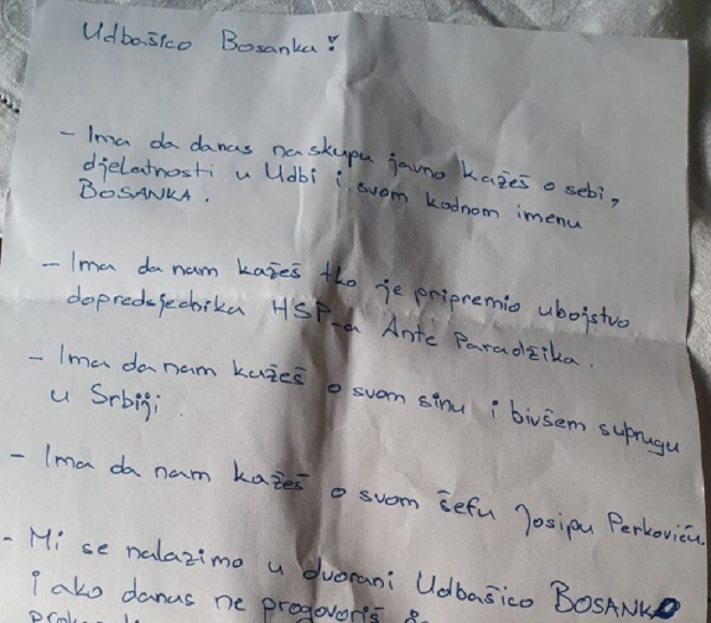 Obradovala se kada je anonimno dobila buket cveća, a onda je počela da se trese - unutra su bili svi njeni gresi! (FOTO)