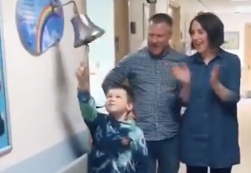 Mami i sinu u isto vreme otkrili rak, a onda - četiri godine kasnije... (VIDEO)