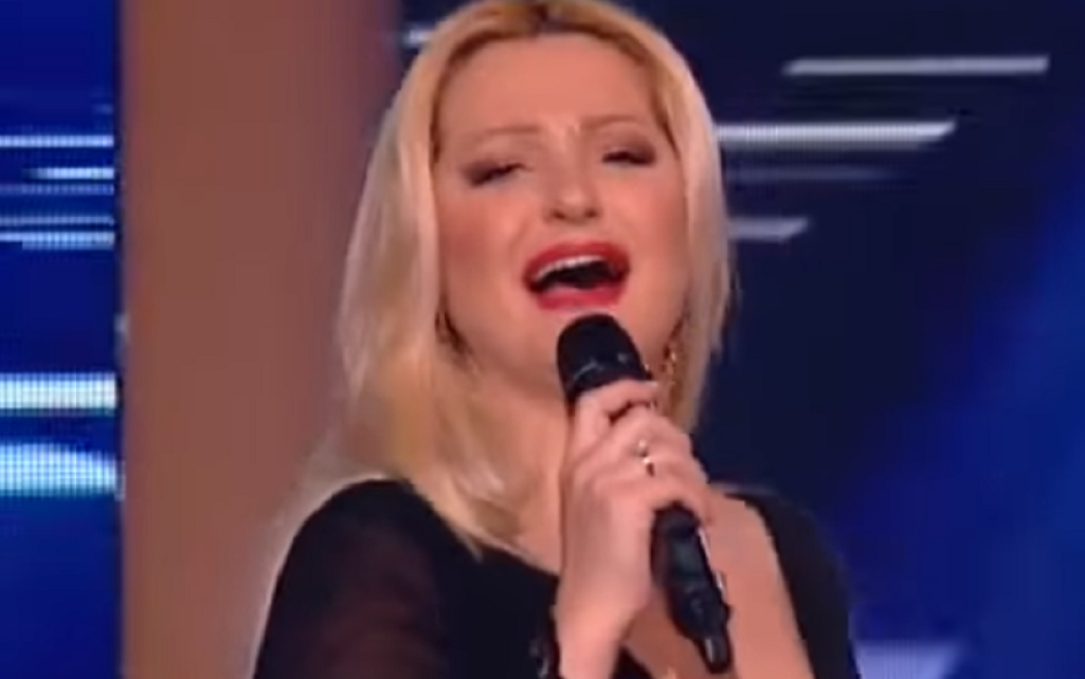 Pevačica sa džogerom na glavi zapalila Internet! Sanja Đorđević se i sama smeje svom stajlingu! (FOTO/VIDEO)