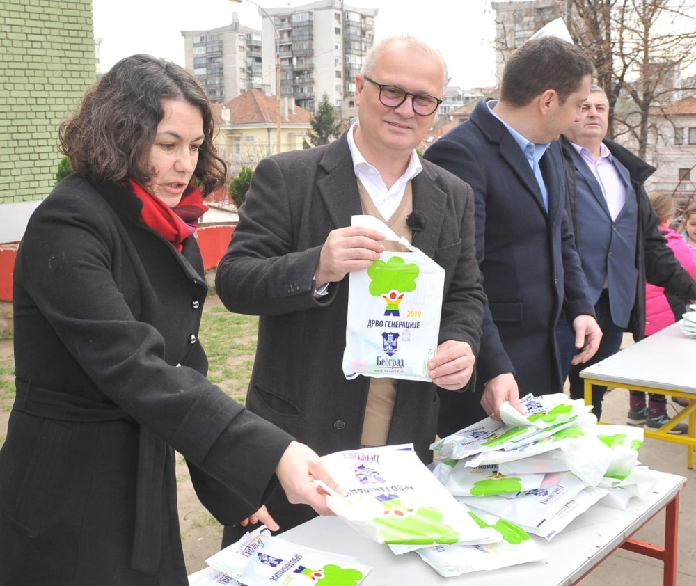 Vesić: Ove godine 185 generacija prvaka će posaditi drvo