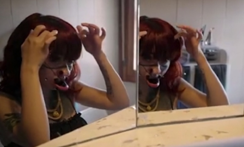 Ima 18 godina, ne kaje se zbog izbora koje je napravila i zna je ceo svet (VIDEO)