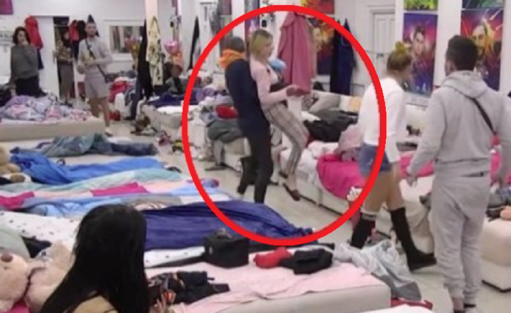 Odlepila: Urlala i bacala stvari svuda! Lepi Mića je Zadrugarku bukvalno izneo napolje! (VIDEO)
