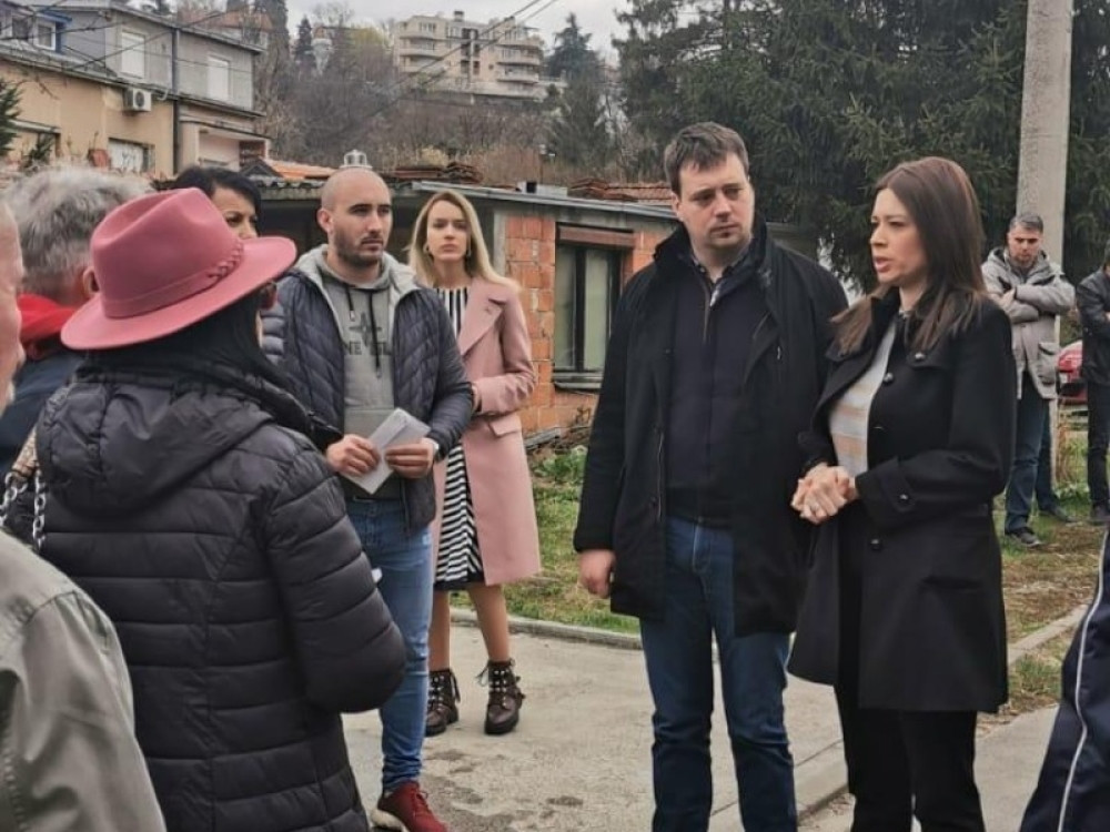 AKCIJA „PVC KANTE ZA INDIVIDUALNA DOMAĆINSTVA SAVSKOG VENCA“ REALIZOVANA U ULICI TEODORA DRAJZERA