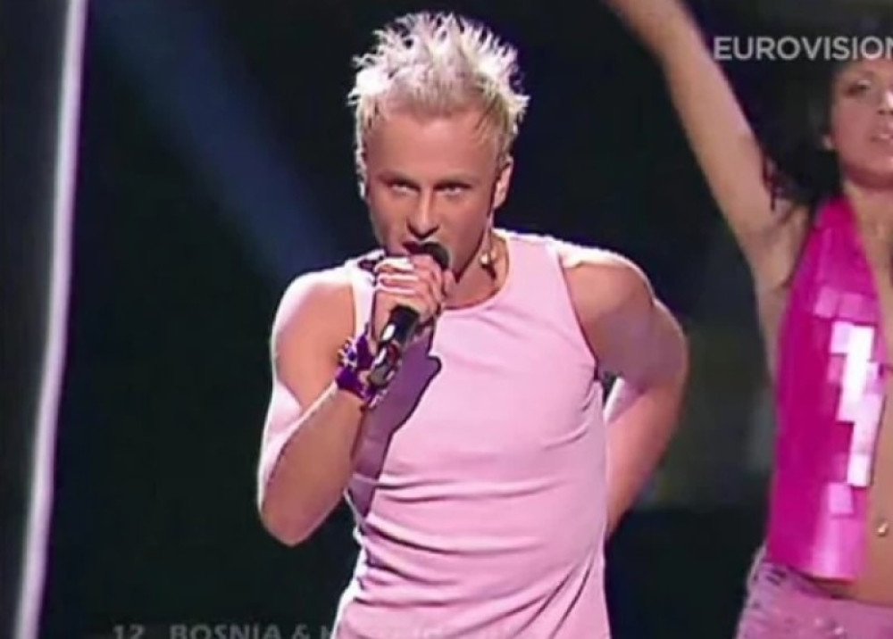 Da li se sećate Dina? Odrekao se muzike zbog fakulteta, a sada je neprepoznatljiv! (FOTO)