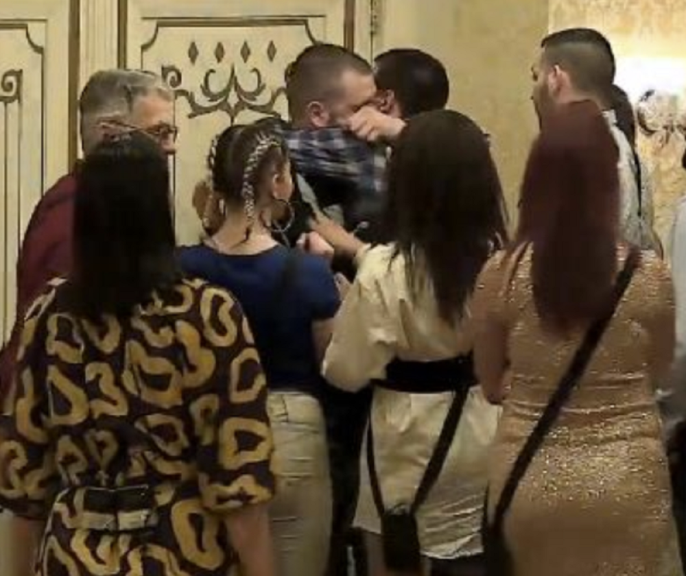 Sinoć je on napustio vilu "Parova"! Takmičar nikad srećniji što je izbačen!