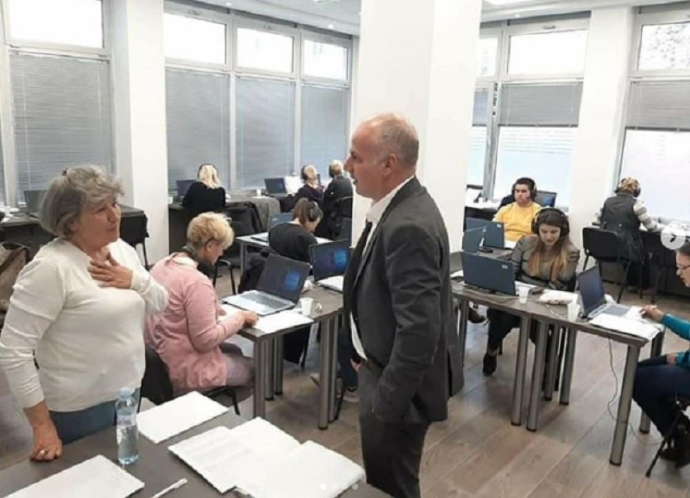 Na usluzi starijim građanima: Otvorena nova telefonska linija (FOTO)