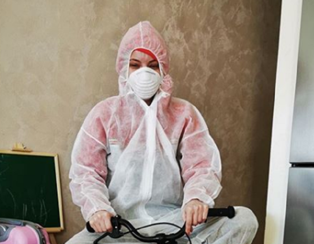 Pevačica tvrdi da ekskluziva i da je "mrak", ali u ovom izdanju je niko ne bi prepoznao! (FOTO)