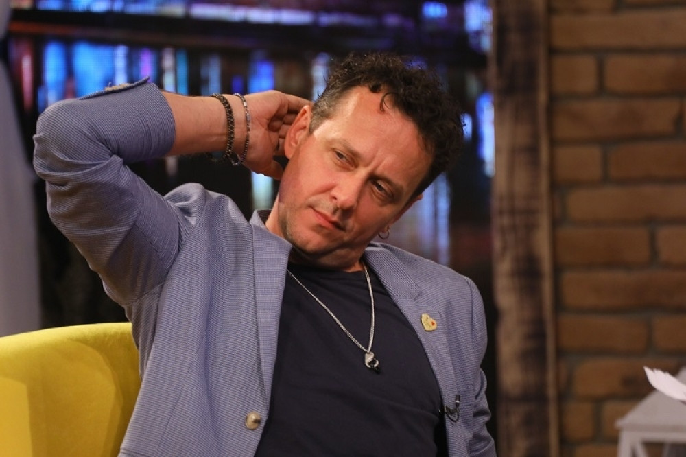 Dženan Lončarević opomenuo novinarku zbog cigarete: "Mislim da to ne treba..." (VIDEO)