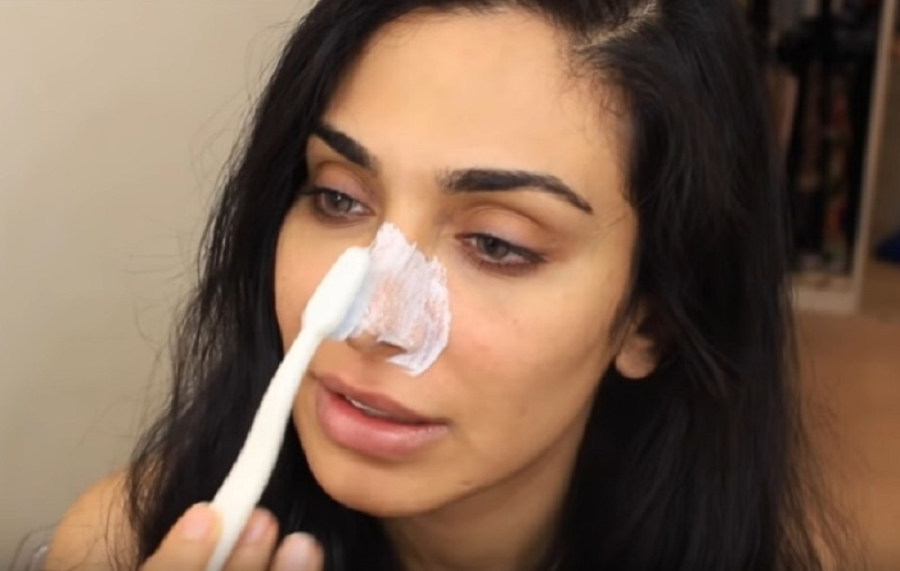 Uklonite sve mitisere i nečistoću sa lica uz dva sastojka koja imate kod kuće (VIDEO)