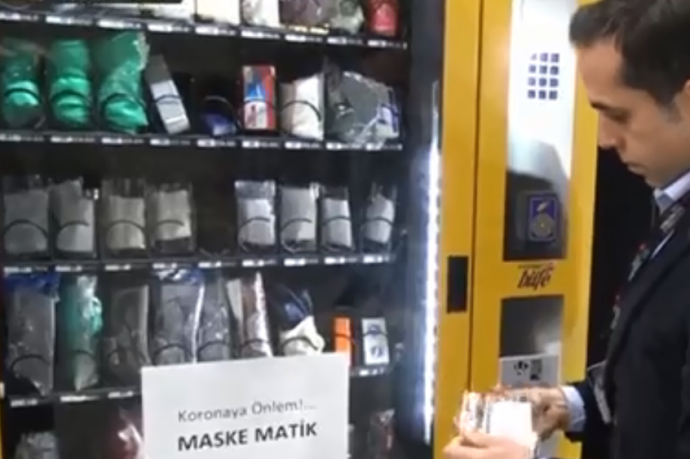 Masko-matik daje zaštitnu opremu umesto osveženja