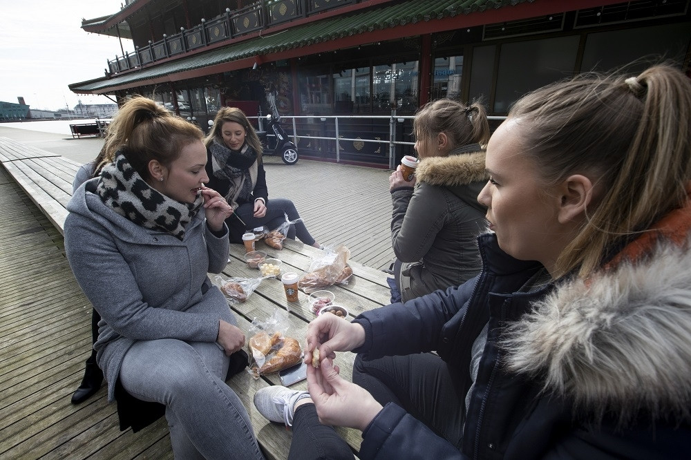 Stigli kontingenti, Kina spašava Evropu od koronavirusa!