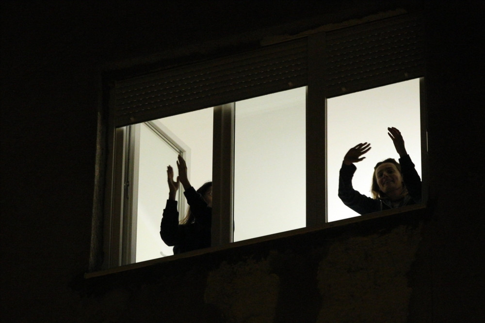 Borba sa koronavirusom traje predugo i ne treba da zaboravimo da su oni na prvoj liniji fronta!