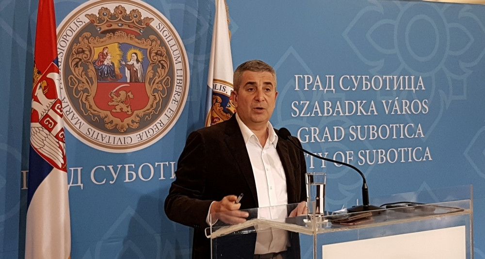 Laban: Samo zajedno i disciplinom možemo pobediti epidemiju