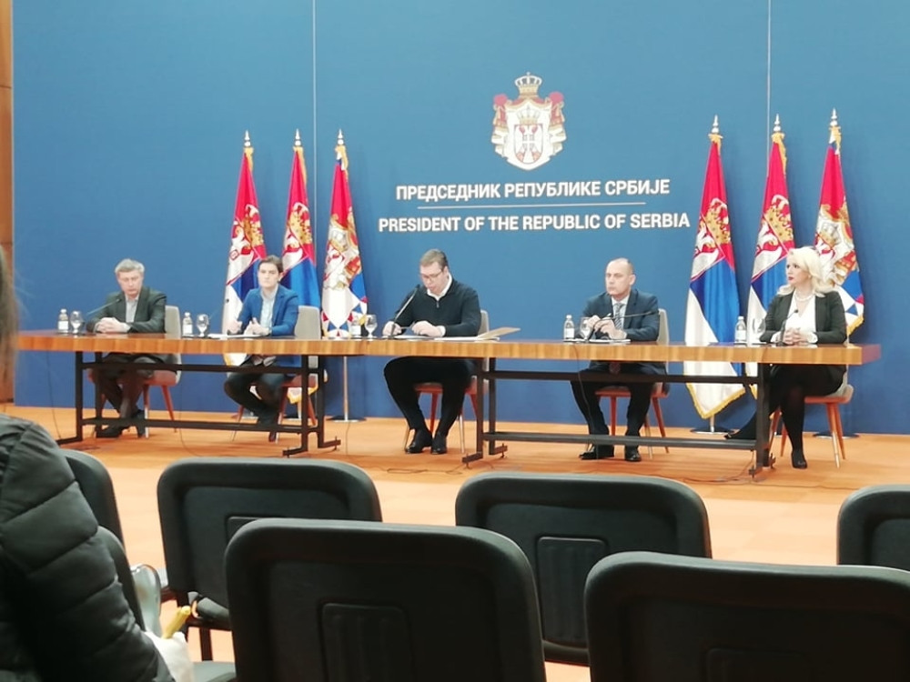 Predsednik Vučić najavio još jedno povećanje plata