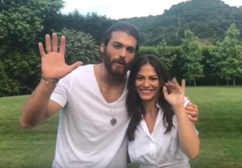 Dokaz da Demet Odzemir i Dažn Jaman nisu samo glumili fatalnu zaljubljenost: Evo kako su sevale varnice i iza kamera (VIDEO)