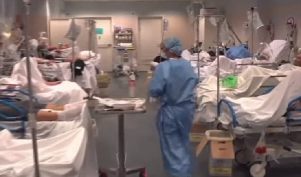 Odeljenja i hodnici pretrpani krevetima, pacijenti jedva dišu i na respiratorima