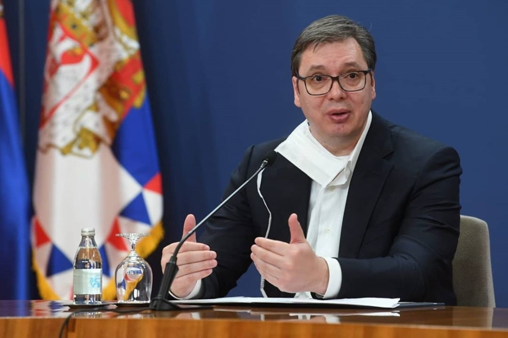 Vučić moli Kona da ostane