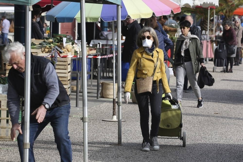 U Evropi kritično, još jedna zemlja beleži rekordan broj novih slučajeva