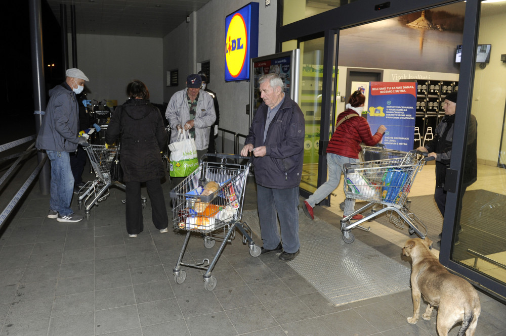 Za sugrađane starije od 65 godina na raspolaganju je nekoliko načina za isplatu penzija sa tekućih računa