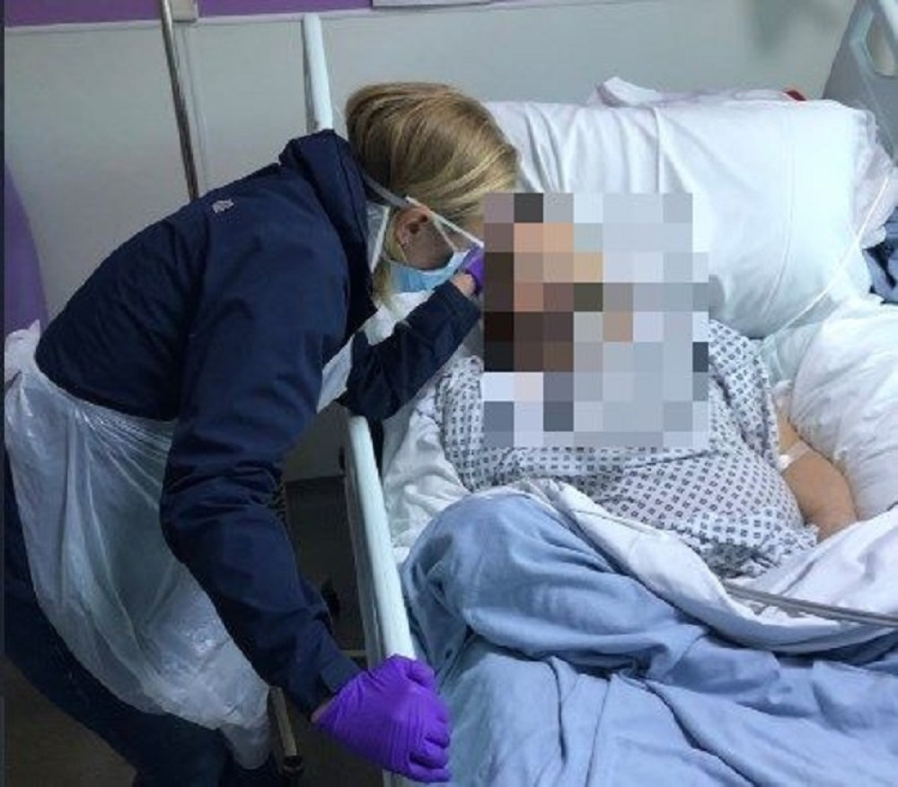 Otac poznate glumice preminuo danas od koronavirusa! Nakon objave strašne vesti, uputila bitan apel