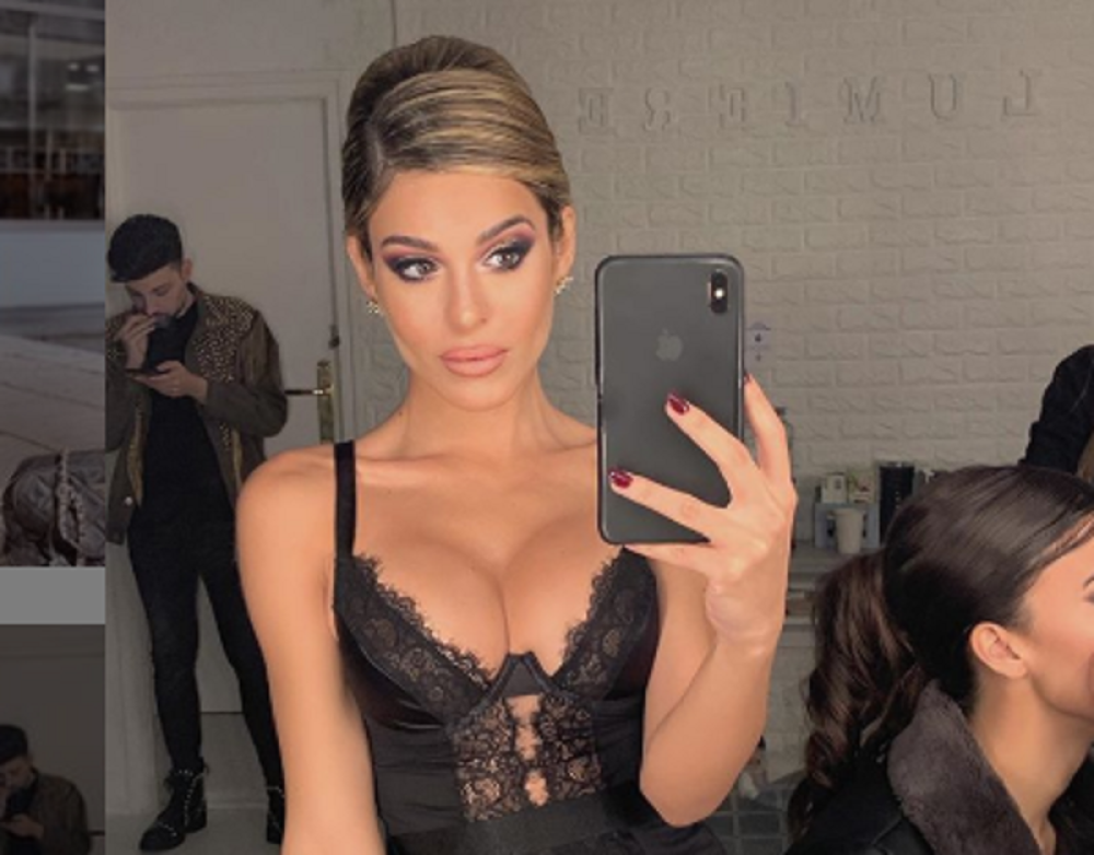 Zaludela je igrača Reala božanskom figurom i zavodničkim pogledom na koji niko nije imun (FOTO)