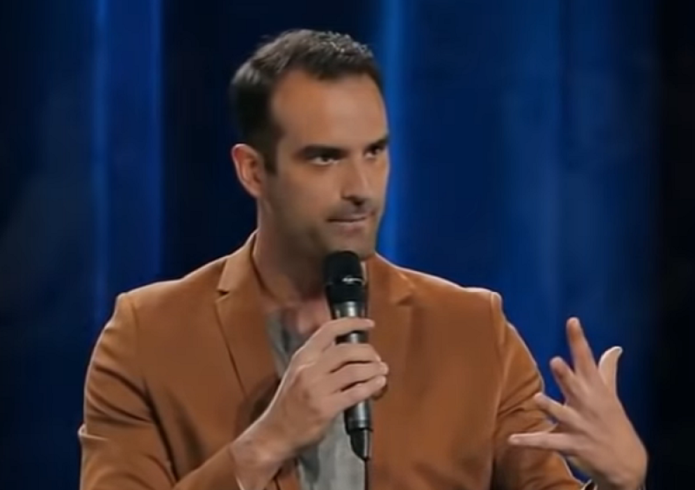 Poznati voditelj podelio kako se nosi sa pandemijom: "Koji k*rac se događa!" (VIDEO)