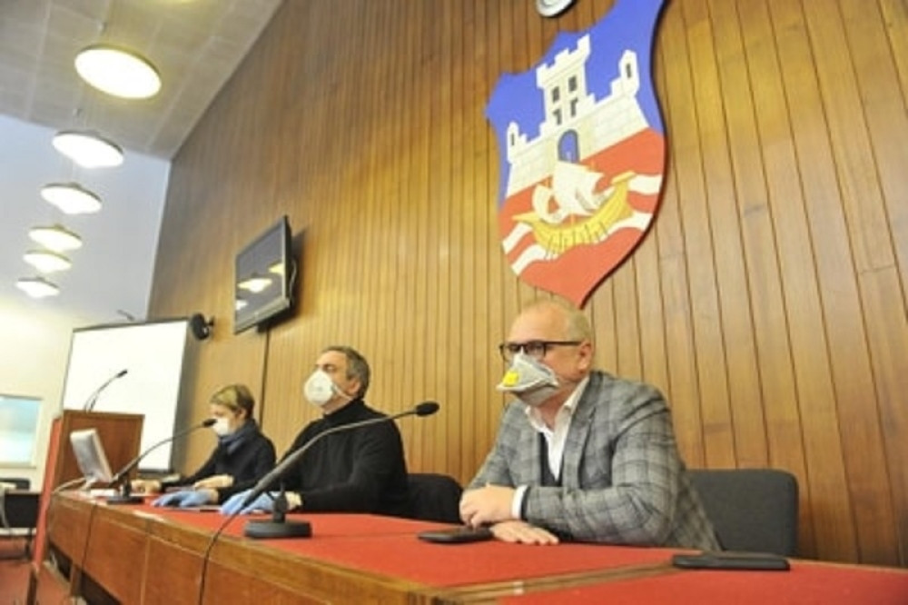 Vesić i Čadež sa predstavnicima građevinskih kompanija