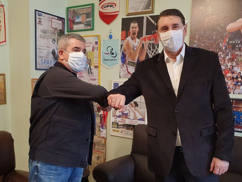 Kompanija "Unit sport" iz Subotice, donirala 2.000 zaštitnih maski