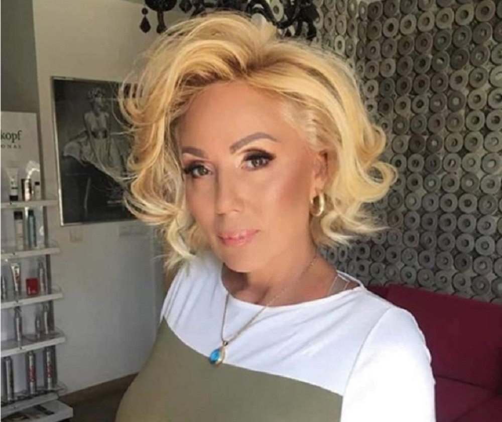 Lepa Brena je tokom studentskih dana bila DADILJA devojčici koja je danas POZNATA pevačica: Evo o kome je reč! (FOTO)